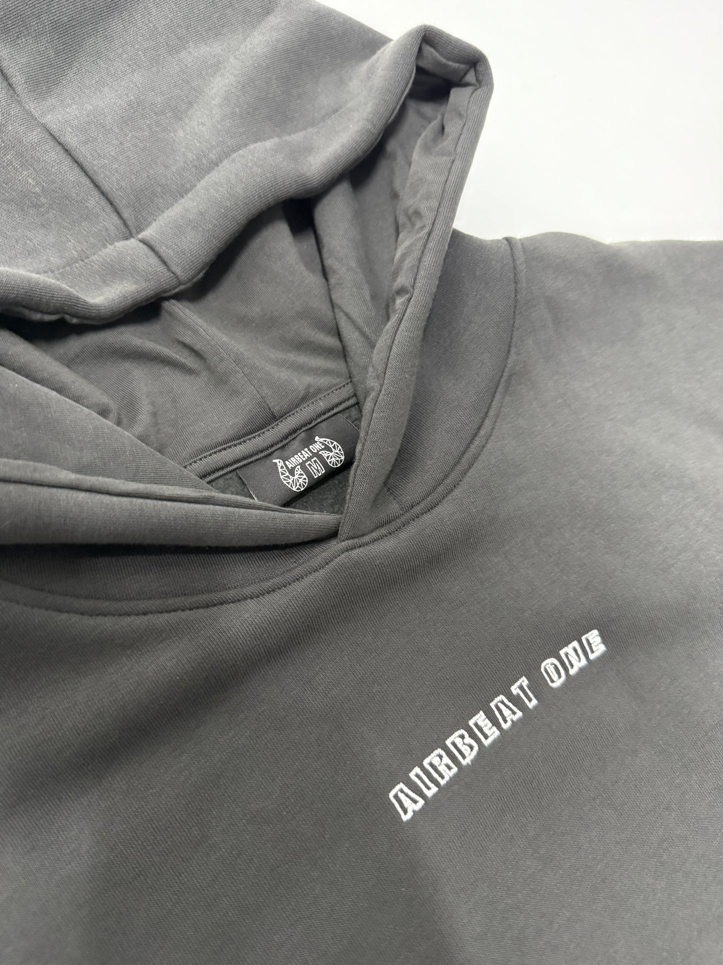 AIRBEAT ONE Hoodie "BULL" Versandinformationen