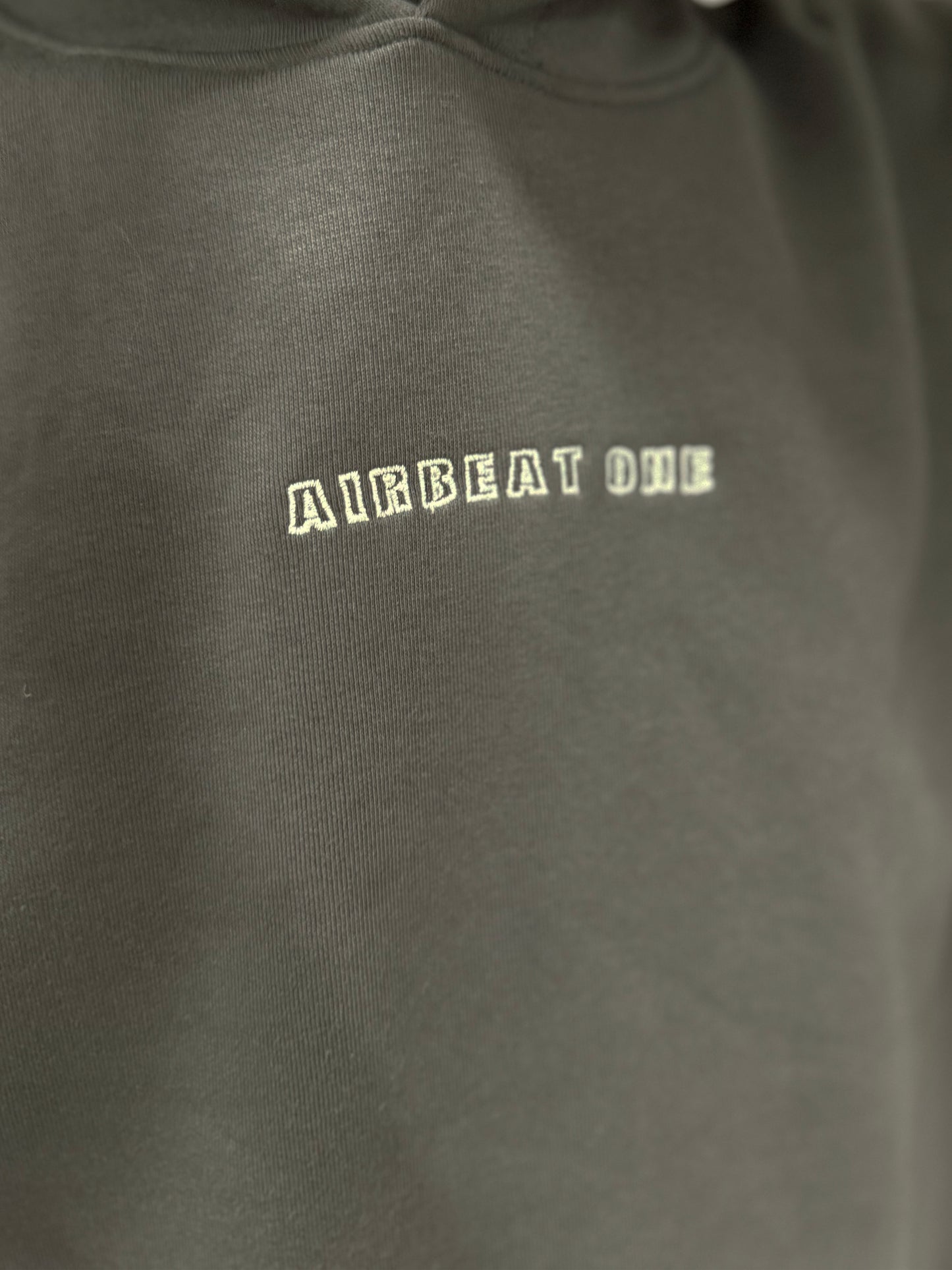 AIRBEAT ONE Hoodie "BULL" Versandinformationen